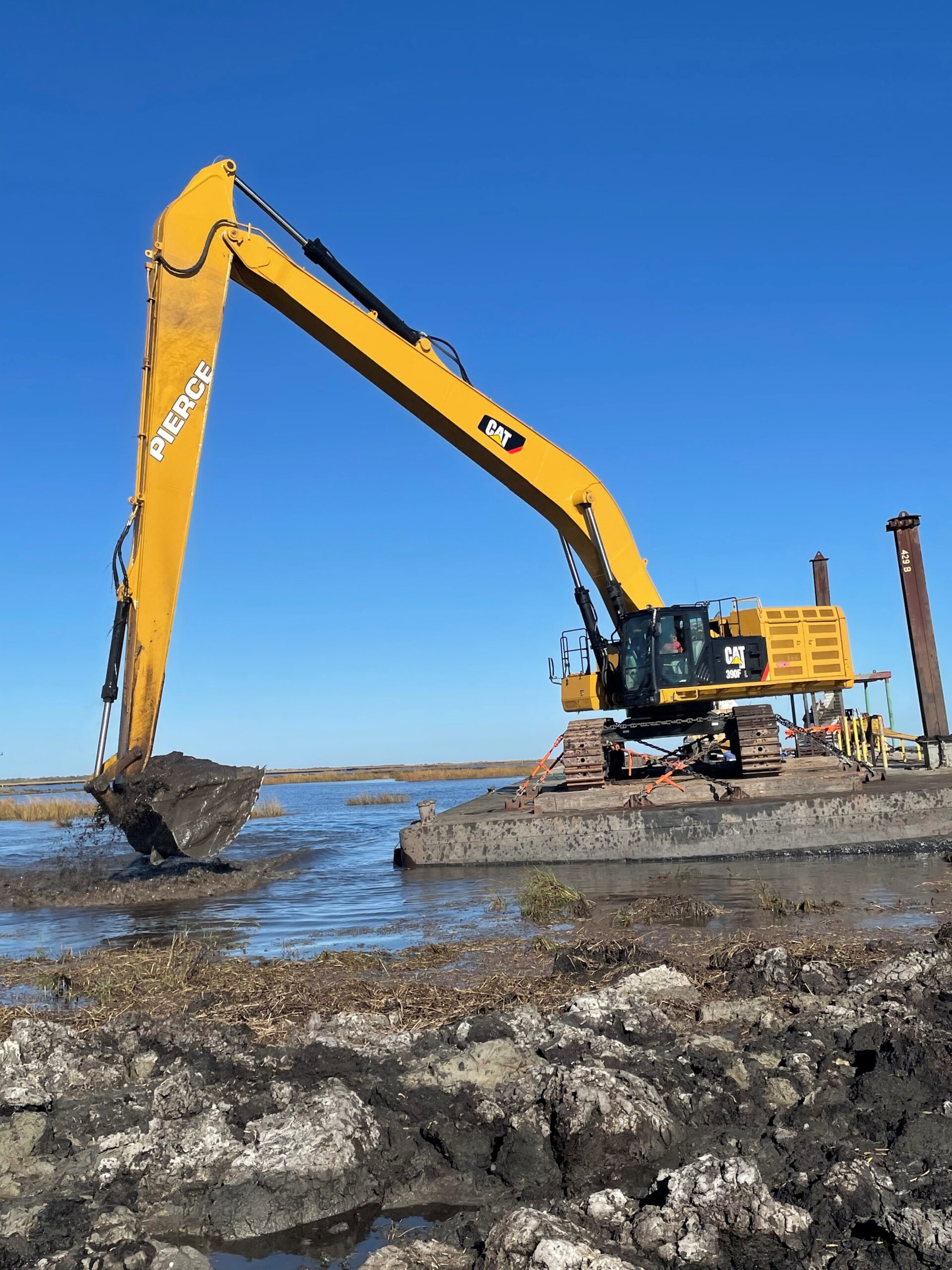 barge mounted 390 digging