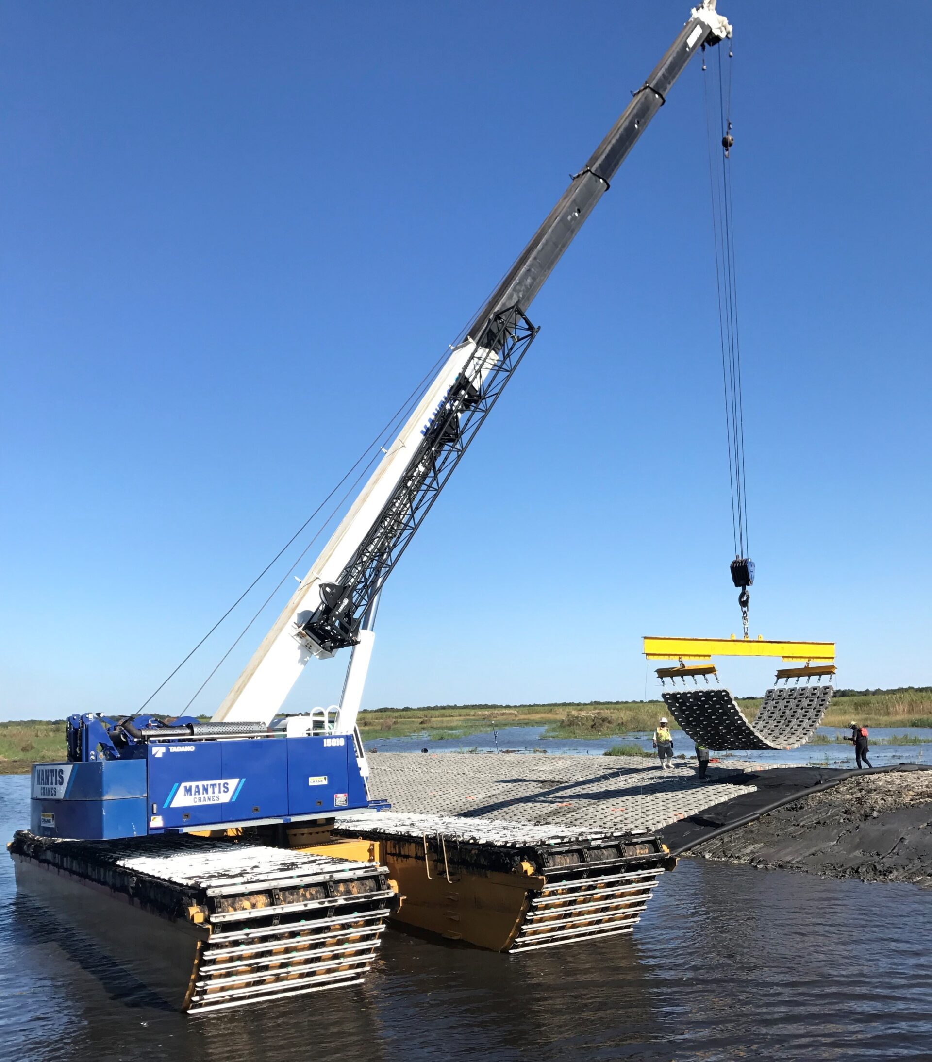 marsh crane placing acb mat 1